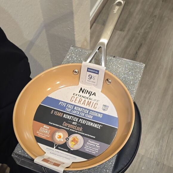 Ninja Extended Life Ceramic Non-Stick 9 1/2" Fry Pan - Picture 12 of 13